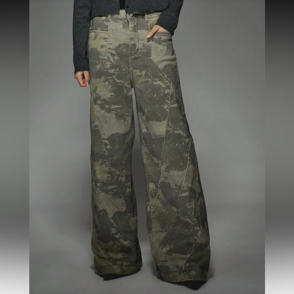 Missguided Olive Camo Print Paneled Wide Leg Jeans - Size: M (6) extra long